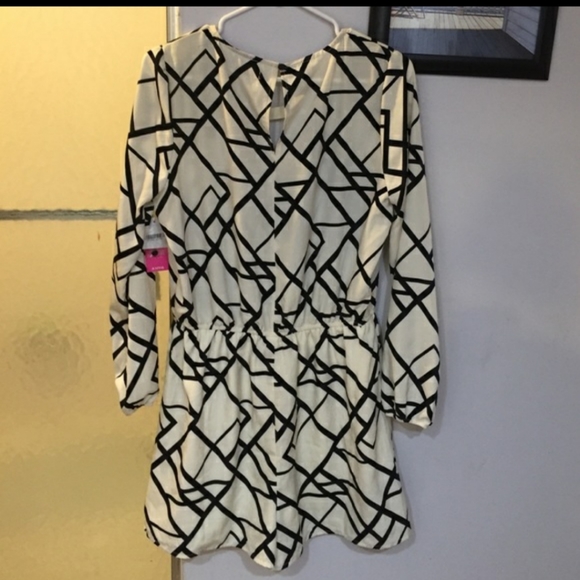 Just Fab One Piece - Picture 3 of 4